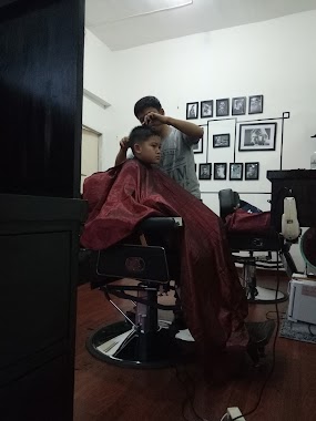 TAKILISH BARBERSHOP, Author: dewi putriana siregar