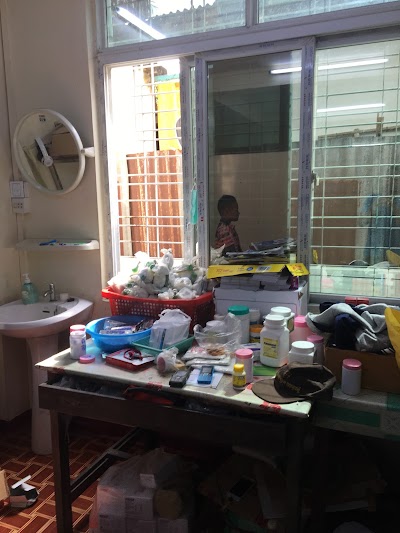 Photos of Dr Ye Kyaw Thu Orthopaedics Clinic