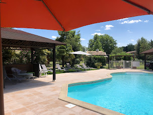 Photo n°22 de Les Chalets de Fiolles à Brens (Piscine)