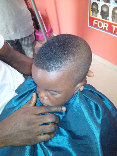 Photos of SOCEAY KUTZ SALON