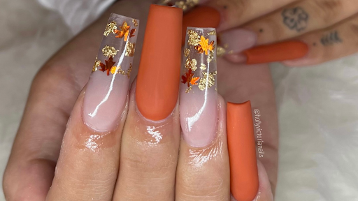 Holly Victoria - Nail Technician