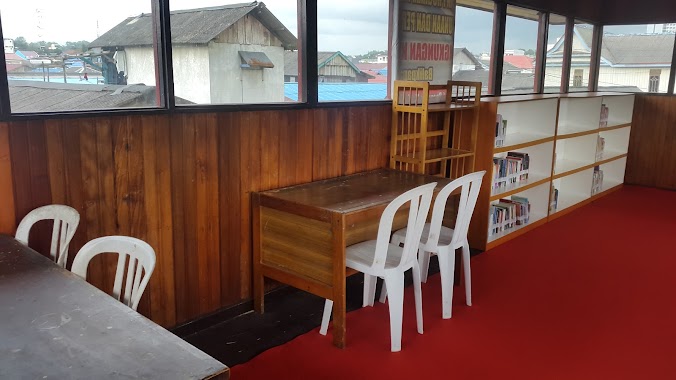 Perpustakaan Atas Air Kelurahan Margasari, Author: Wawan Buccuk