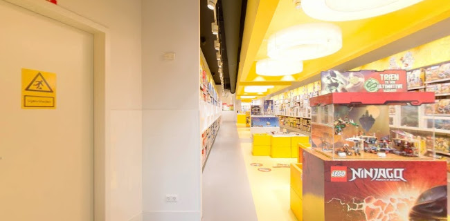 https://www.lego.com/da-dk/stores/stores/dk/copenhagen?utm_source=Google&utm_medium=Yext&y_source=1_MTY2ODY3MTUtNzE1LWxvY2F0aW9uLndlYnNpdGU%3D
