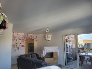 Photo n°6 de Service Peinture Marchand à Vinay (Peintre en bâtiment)