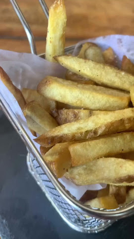 Surf Shack Burgers & Wings by null