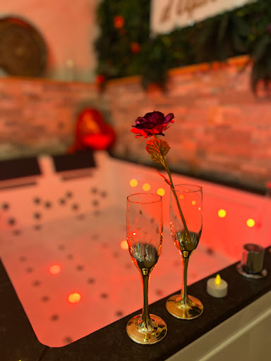 Photo de Les bains d'Aphrodite - Love room - Jacuzzi et hammam privatif à Auriol à Auriol (13390)