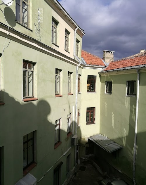 Signatories House (The House of Signatories)