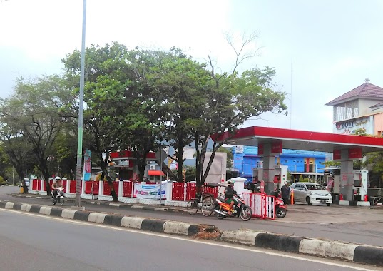 Pertamina gas station S. Parman, Author: Azis Grafis