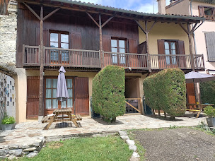 Photo n°1 de Gîte Le Rouge Robin à Fougax-et-Barrineuf (Gîte)