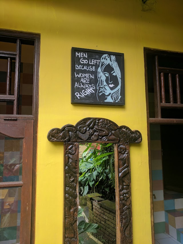 The Happy Mango Tree