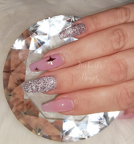 Nails By Nichelle interior view