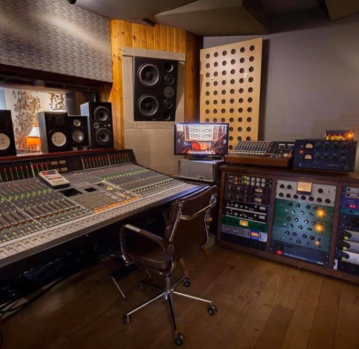 Echo Zoo Studios - Visual