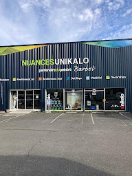 Photo n°12 de Nuances Unikalo Barbot Bourges à Saint-Germain-du-Puy (Magasin de papiers peints)
