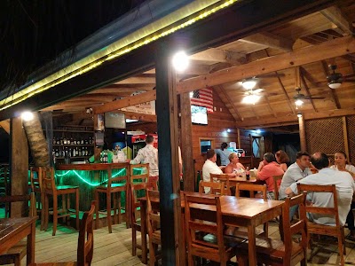 Photos of Beachers Bar & Grill