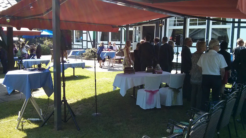 Lars Wierum || freie Trauungen | Redner | Moderator | Teambuilding