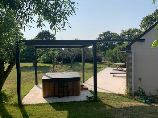 Komilfo Espace Fermetures à Vannes - Pergolas, Stores, Fenêtres, Menuiseries - Thumbnail