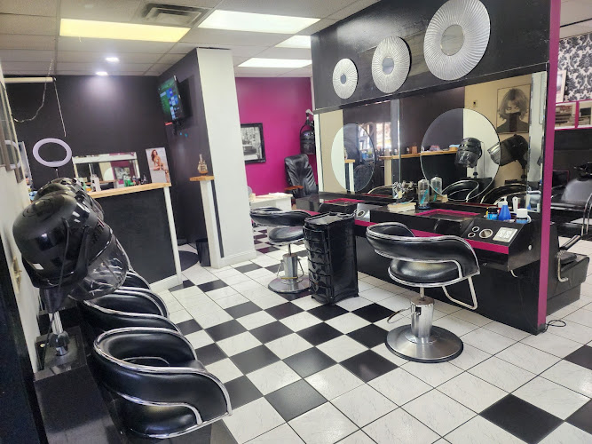 Lecreatif Salon interior view