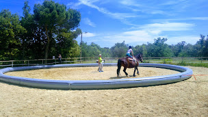 Photo n°2 de École des Écuyers - Centre de formation équestre à Chamaret (Centre de formation)