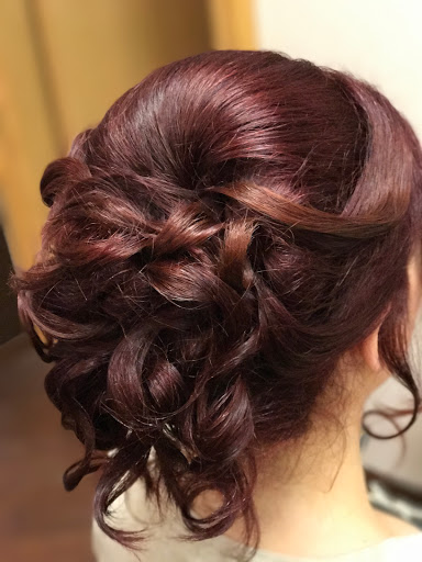 Güldan Ergün Mobiler Friseur Make-up Artist Brautfrisuren - Thumbnail
