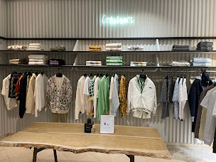 Photo n°5 de LOTHAIRE Bordeaux | Costumes mariage | Mode Homme à Bordeaux (Magasin de chaussures)