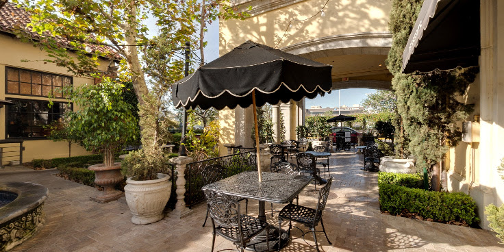 Maggiano's Little Italy by null
