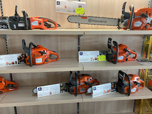 Photo n°21 de Douard Antony à Truyes (Magasin de matériel de motoculture)