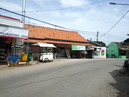 Warung Hj. Muniroh, Author: Rizal Fitriyan