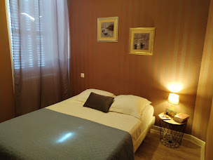 Photo n°40 de Café Hôtel AUX 3 ROIS à Pont-sur-Yonne (Salle de réception)