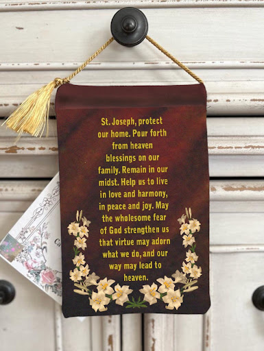 Holly's Hobbies Gallery - United States