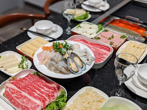 100°C Grill & Hot Pot by null