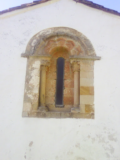 Church of Santa María de Sariegomuerto