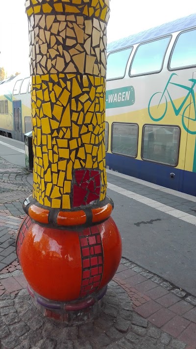 Photos of Hundertwasser-Bahnhof