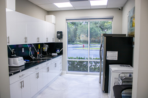 Soma Medical Center P.A. Pediatrics - Royal Palm Beach Gallery - United States