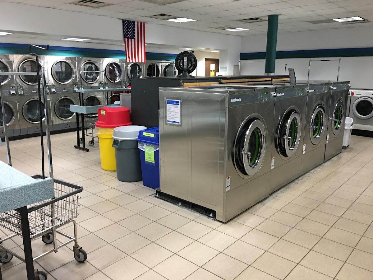 Bubble Magic Laundry storefront and entrance in Grand Rapids