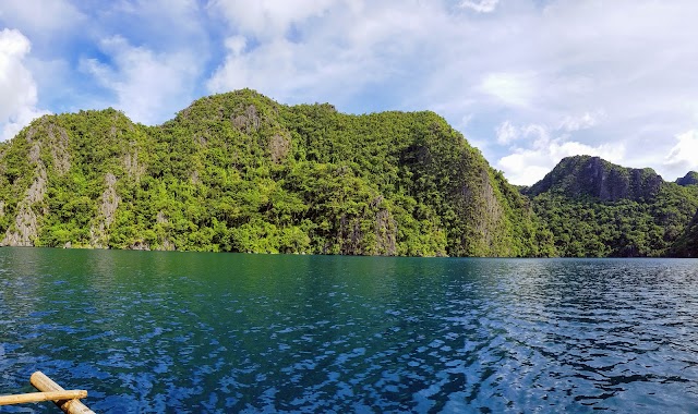 Kayangan Lake