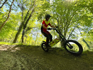 Photo n°14 de BKno à Cierp-Gaud (Parc écologique)