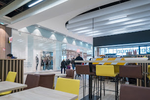 Photo n°23 de Centre Commercial Carrefour Les Bouchardes à Crêches-sur-Saône (Restaurant)