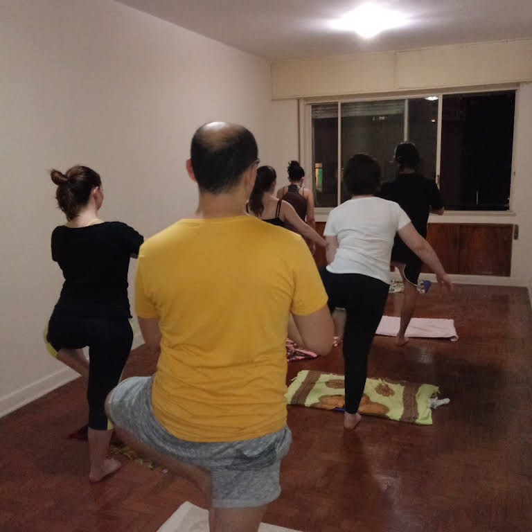 Yoga Tradicional - Força e flexibilidade equalizadas. Escola de