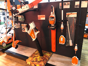 Photo n°4 de COURBIER MOTOCULTURE à Savigny-Lévescault (Magasin de matériel de motoculture)