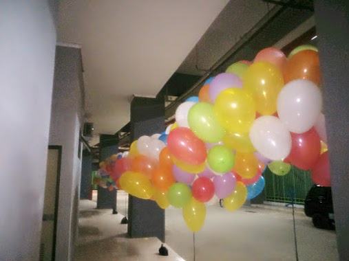 Tukang Balon Gas Bang Philip, Author: Sanika Abinaya