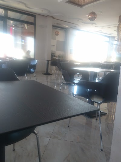 Photos of Caf&eacute; La Colline
