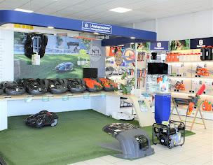 Photo n°7 de REYBAUD LOISIRS MOTOCULTURE - PERNES LES FONTAINES - HUSQVARNA à Pernes-les-Fontaines (Atelier de réparation de remorques)