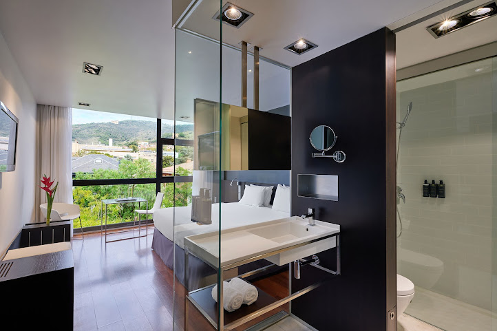 Ikonik Anglí by null