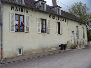 Photo n°4 de Mairie à Griselles (Hôtel de ville)