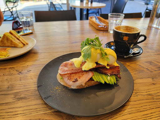 Bean Plus Cafe - Visual