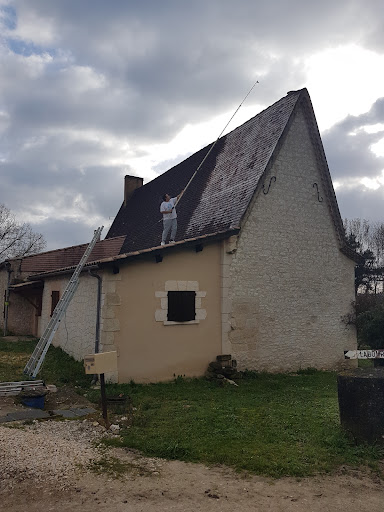 Photo de Entretien de votre maison à Saint-Laurent-des-Vignes (24100)