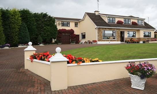 Lynolan House Bed and Breakfast - Housity