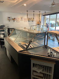 Photo n°1 de Poissonnerie restaurant - Poissonnerie du port à Vannes (Poissonnerie)