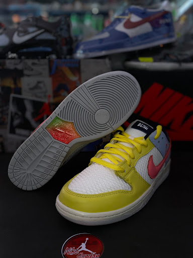 Nike and Jordan Tlapa - Thumbnail