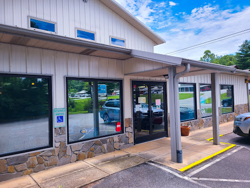 The Pet Stop of Franklin Logo